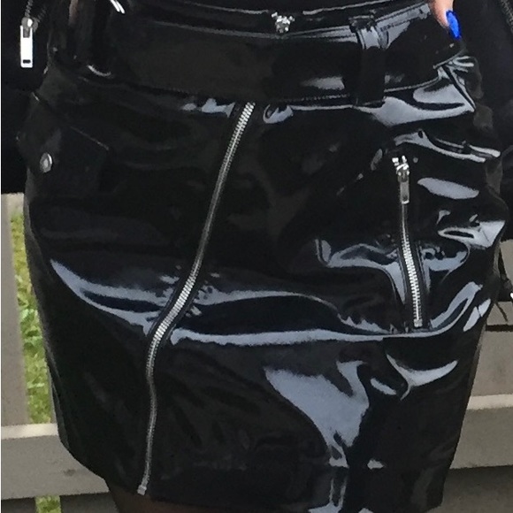 Metallic latex black skirt! - Picture 3 of 3